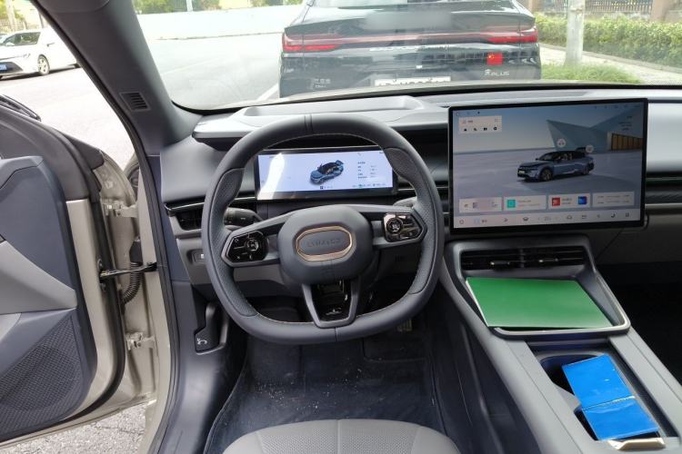 Used Lynk & Co 07 2024 EM-P 126 Long-Range Halo Steering Wheel