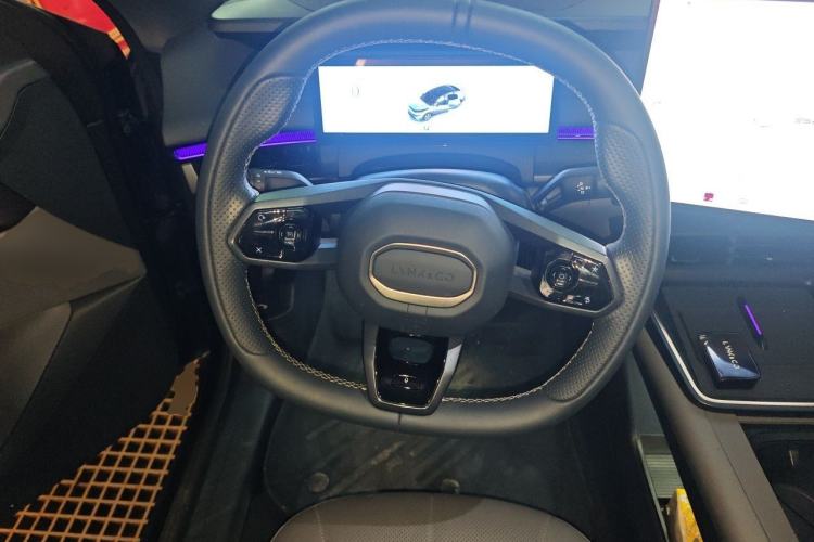 Used Lynk & Co 07 2024 EM-P 126 Long-Range Halo Steering Wheel