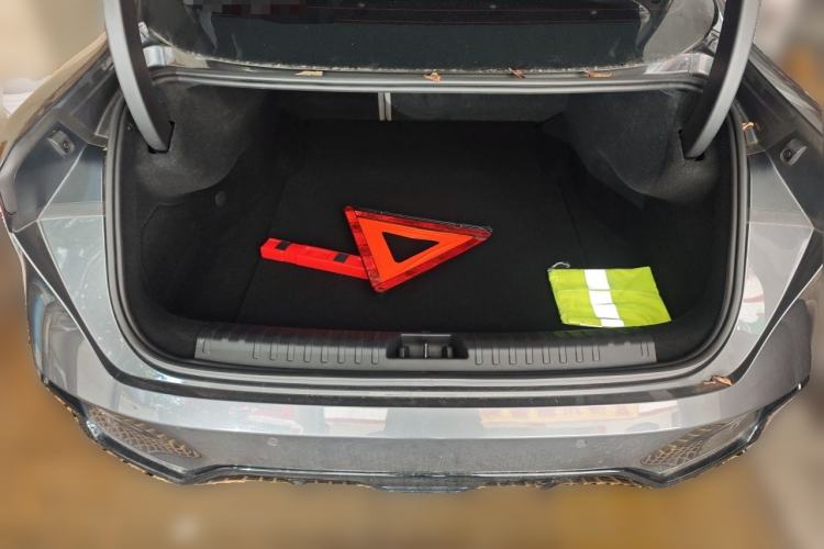Used Lynk & Co 07 2024 EM-P 126 Long-Range Halo Trunk