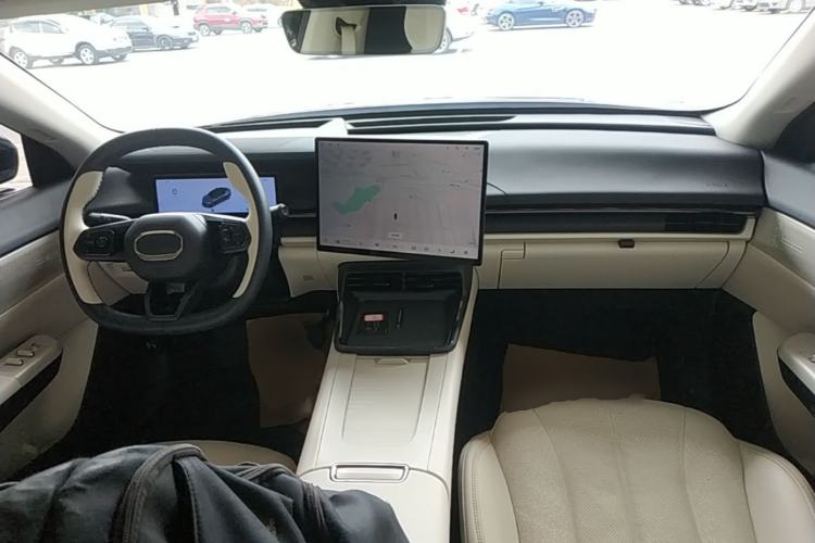 Used Lynk & Co 07 2024 EM-P 126 Long-Range Ultra Center Console