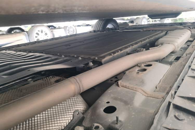 Used Lynk & Co 07 2024 EM-P 126 Long-Range Ultra Chassis Rear Left