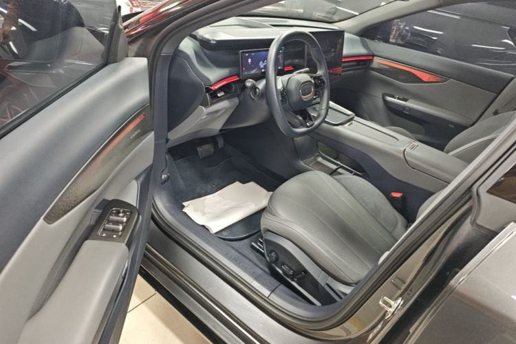Used Lynk & Co 07 2024 EM-P 126 Long-Range Halo Driver Seat