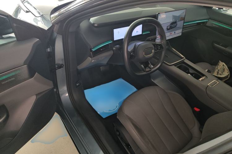 Used Lynk & Co 07 2024 EM-P 126 Long-Range Ultra Driver Seat