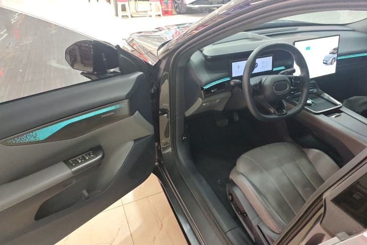 Used Lynk & Co 07 2024 EM-P 126 Long-Range Halo Driver Seat