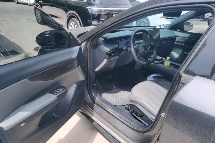 Used Lynk & Co 07 2024 EM-P 126 Long-Range Ultra Driver Seat