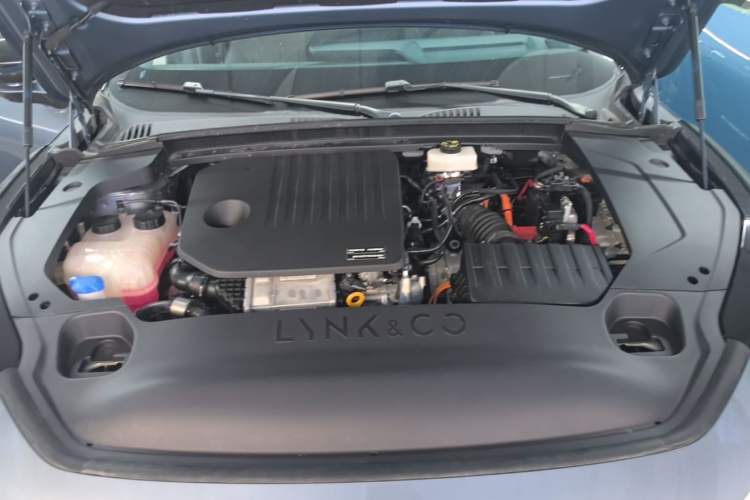 Used Lynk & Co 07 2024 EM-P 126 Long-Range Pro Engine Bay
