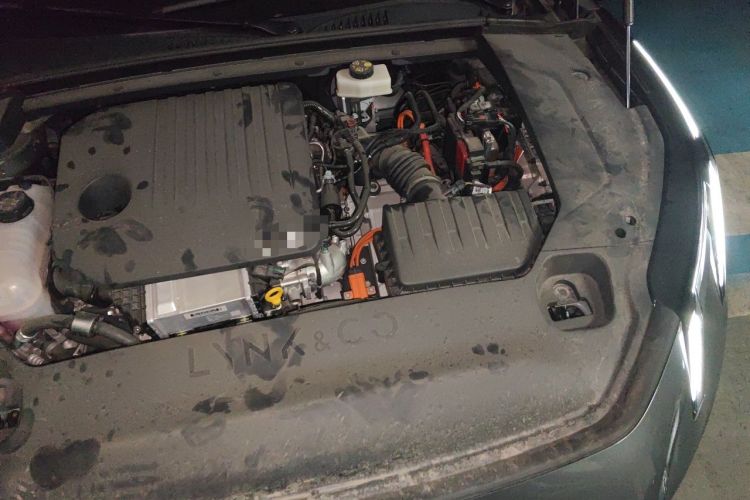 Used Lynk & Co 07 2024 EM-P 126 Long-Range Ultra Engine Bay Left