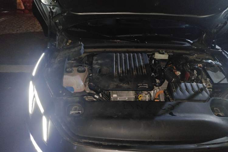 Used Lynk & Co 07 2024 EM-P 126 Long-Range Halo Engine Bay Right
