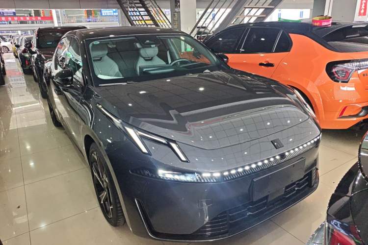 Used Lynk & Co 07 2024 EM-P 126 Long-Range Ultra Exterior 1