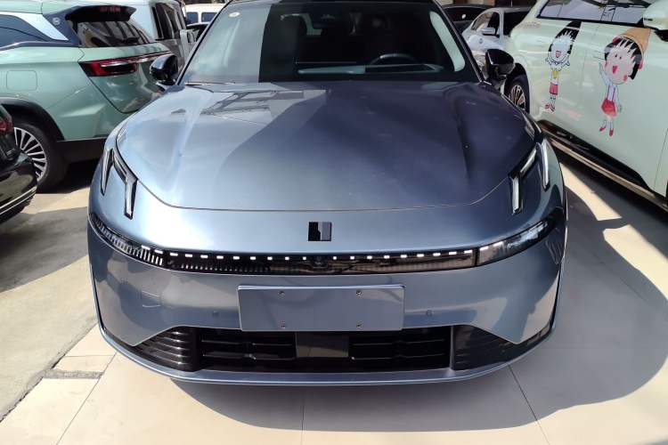 Used Lynk & Co 07 2024 EM-P 126 Long-Range Ultra Exterior 1