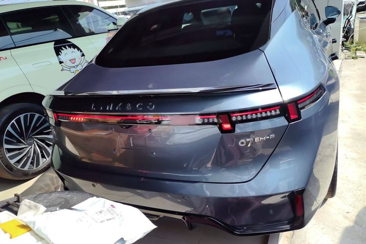 Used Lynk & Co 07 2024 EM-P 126 Long-Range Ultra Exterior 5