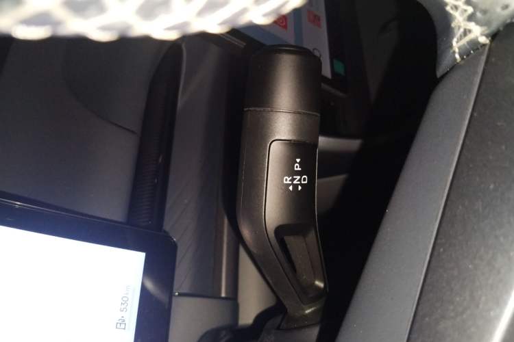Used Lynk & Co 07 2024 EM-P 126 Long-Range Halo Gear Lever