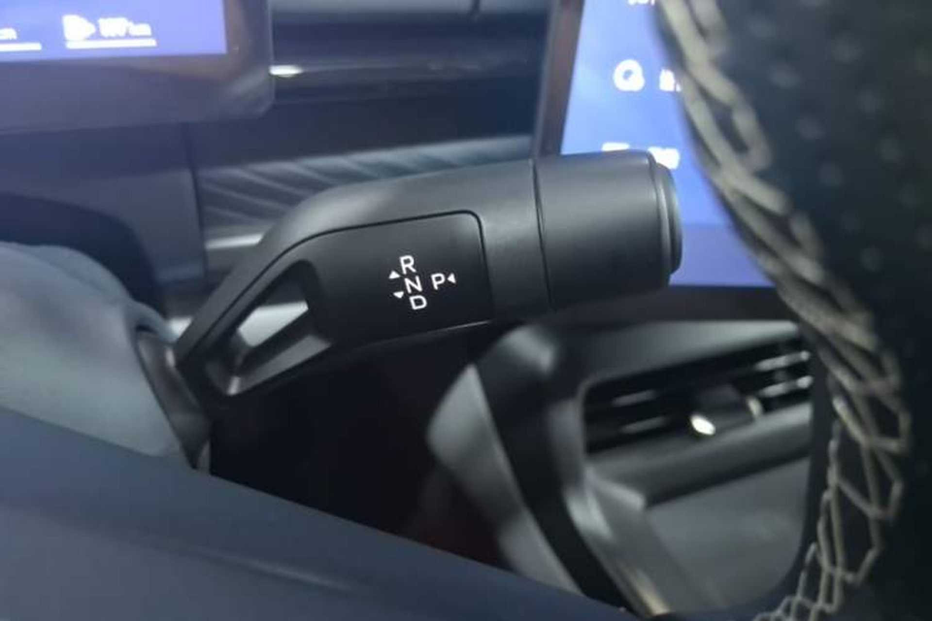 Used Lynk & Co 07 2024 EM-P 126 Long-Range Pro Gear Lever