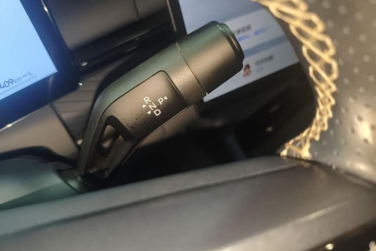 Used Lynk & Co 07 2024 EM-P 126 Long-Range Ultra Gear Lever