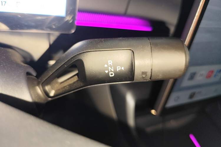 Used Lynk & Co 07 2024 EM-P 126 Long-Range Halo Gear Lever