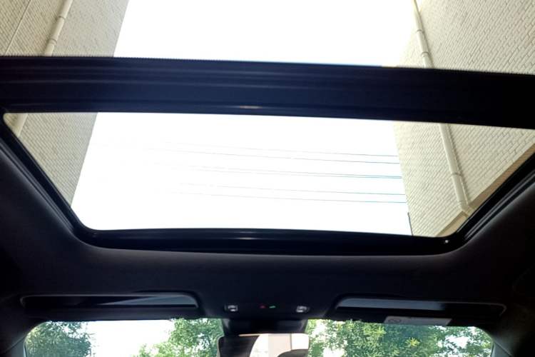 Used Lynk & Co 07 2024 EM-P 126 Long-Range Halo Headliner