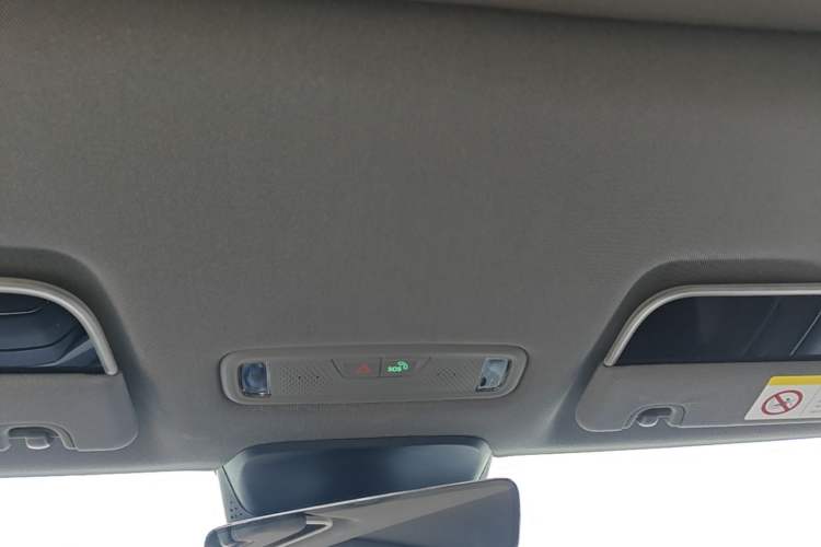 Used Lynk & Co 07 2024 EM-P 126 Long-Range Halo Headliner