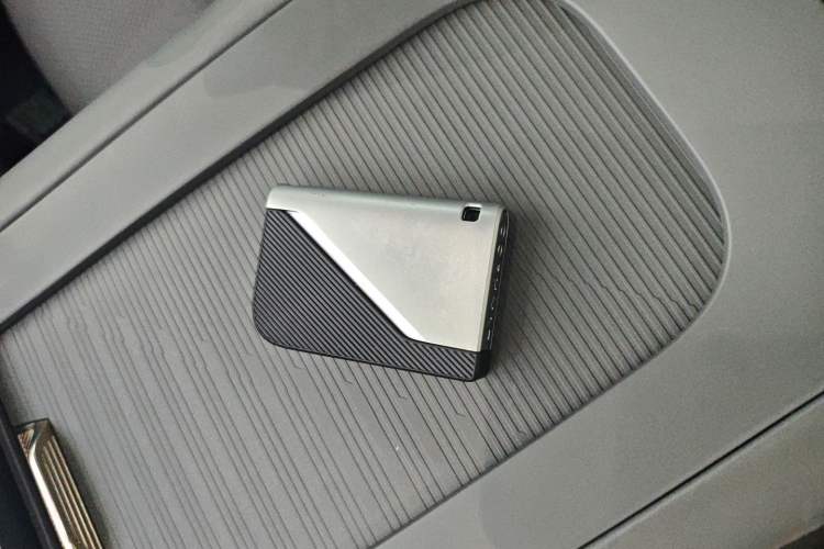 Used Lynk & Co 07 2024 EM-P 126 Long-Range Ultra Interior 1