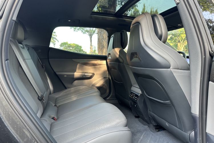 Used Lynk & Co 07 2024 EM-P 126 Long-Range Halo Interior 11