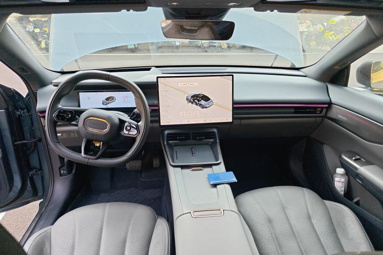 Used Lynk & Co 07 2024 EM-P 126 Long-Range Ultra Interior 2