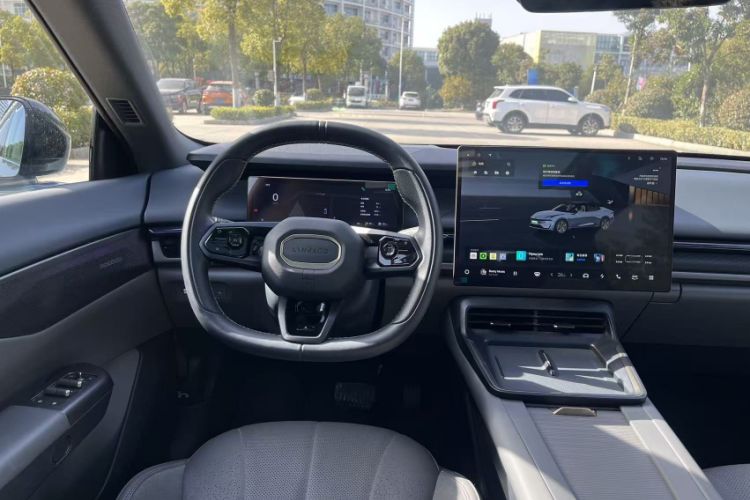 Used Lynk & Co 07 2024 EM-P 126 Long-Range Ultra Interior 2