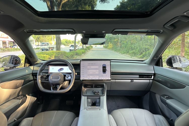 Used Lynk & Co 07 2024 EM-P 126 Long-Range Halo Interior 2