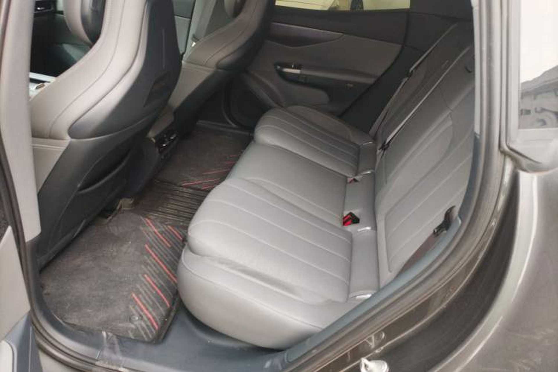 Used Lynk & Co 07 2024 EM-P 126 Long-Range Ultra Interior 4
