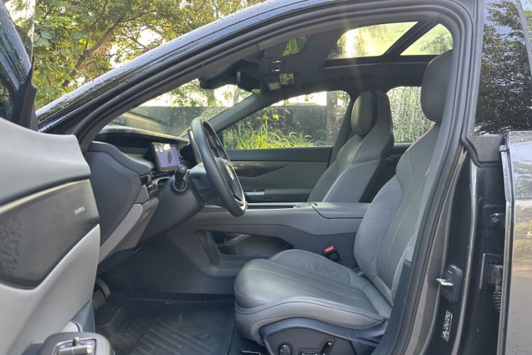 Used Lynk & Co 07 2024 EM-P 126 Long-Range Halo Interior 7