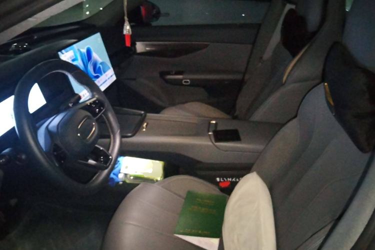 Used Lynk & Co 07 2024 EM-P 126 Long-Range Halo Left Front Seat