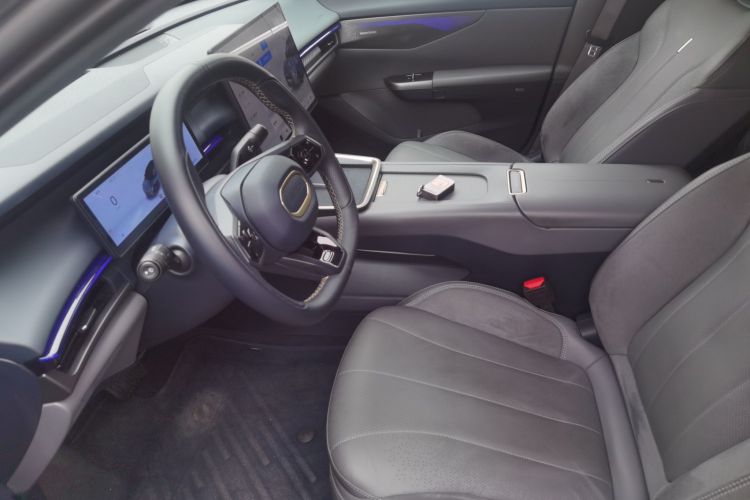Used Lynk & Co 07 2024 EM-P 126 Long-Range Ultra Left Front Seat