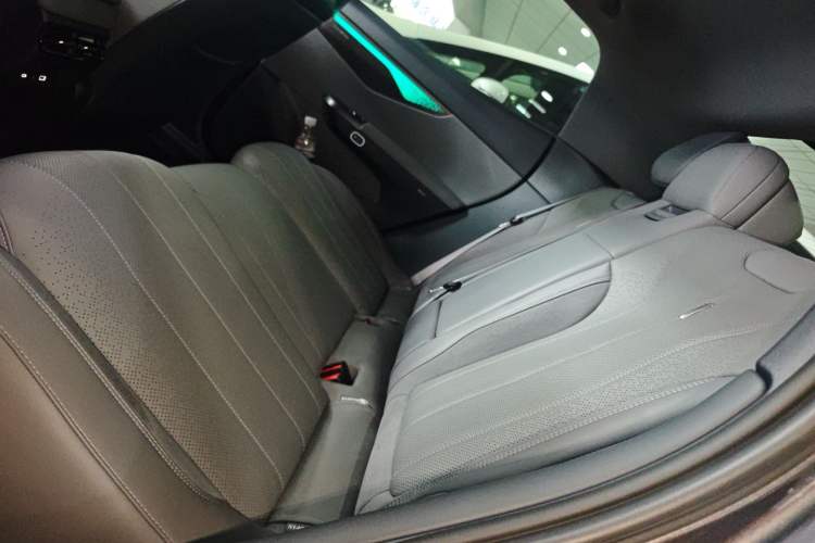 Used Lynk & Co 07 2024 EM-P 126 Long-Range Ultra Left Rear Seat