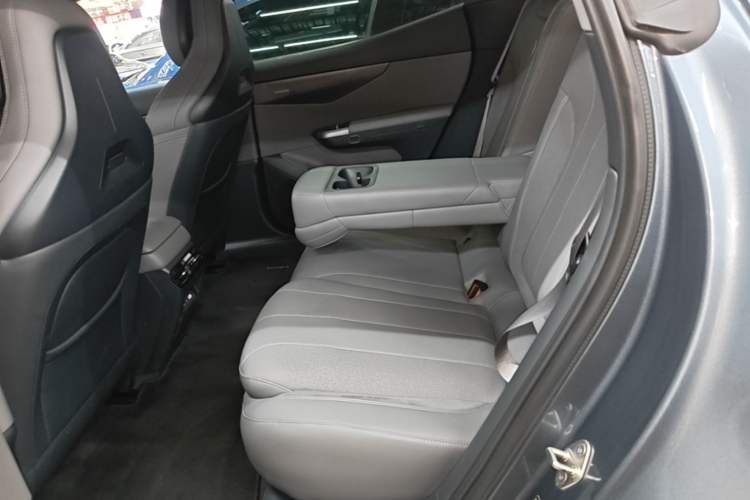 Used Lynk & Co 07 2024 EM-P 126 Long-Range Ultra Left Rear Seat