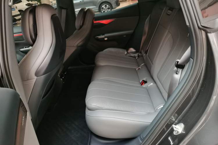 Used Lynk & Co 07 2024 EM-P 126 Long-Range Halo Left Rear Seat