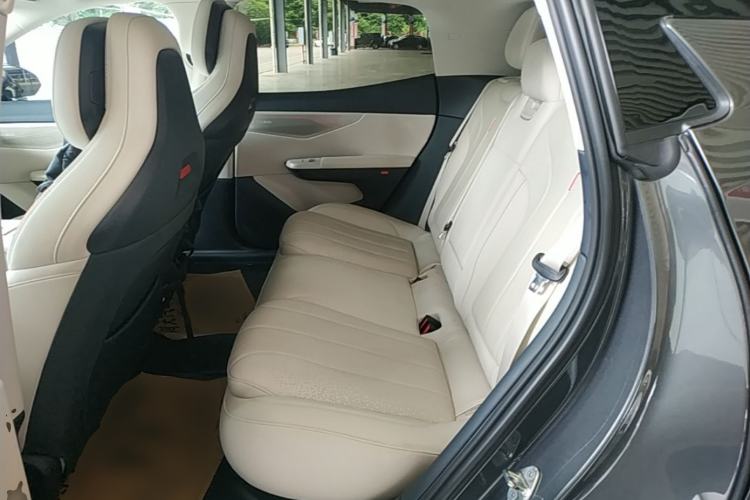 Used Lynk & Co 07 2024 EM-P 126 Long-Range Ultra Left Rear Seat