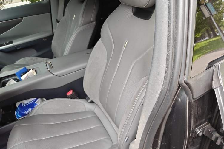 Used Lynk & Co 07 2024 EM-P 126 Long-Range Ultra Left Rear Seat