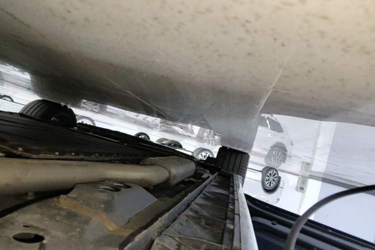 Used Lynk & Co 07 2024 EM-P 126 Long-Range Halo Left Side Sill