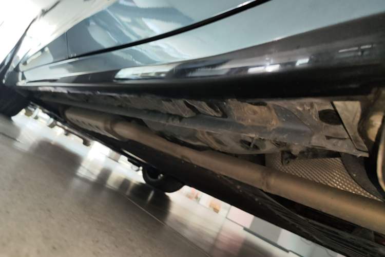 Used Lynk & Co 07 2024 EM-P 126 Long-Range Ultra Left Side Sill