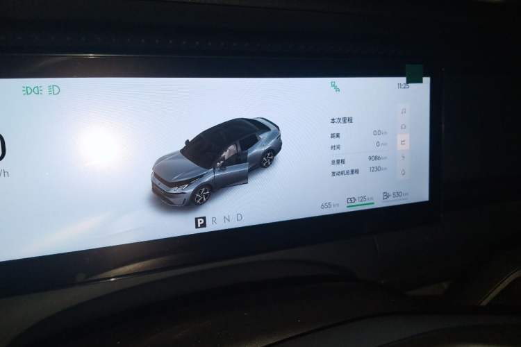 Used Lynk & Co 07 2024 EM-P 126 Long-Range Halo Odometer Close Up