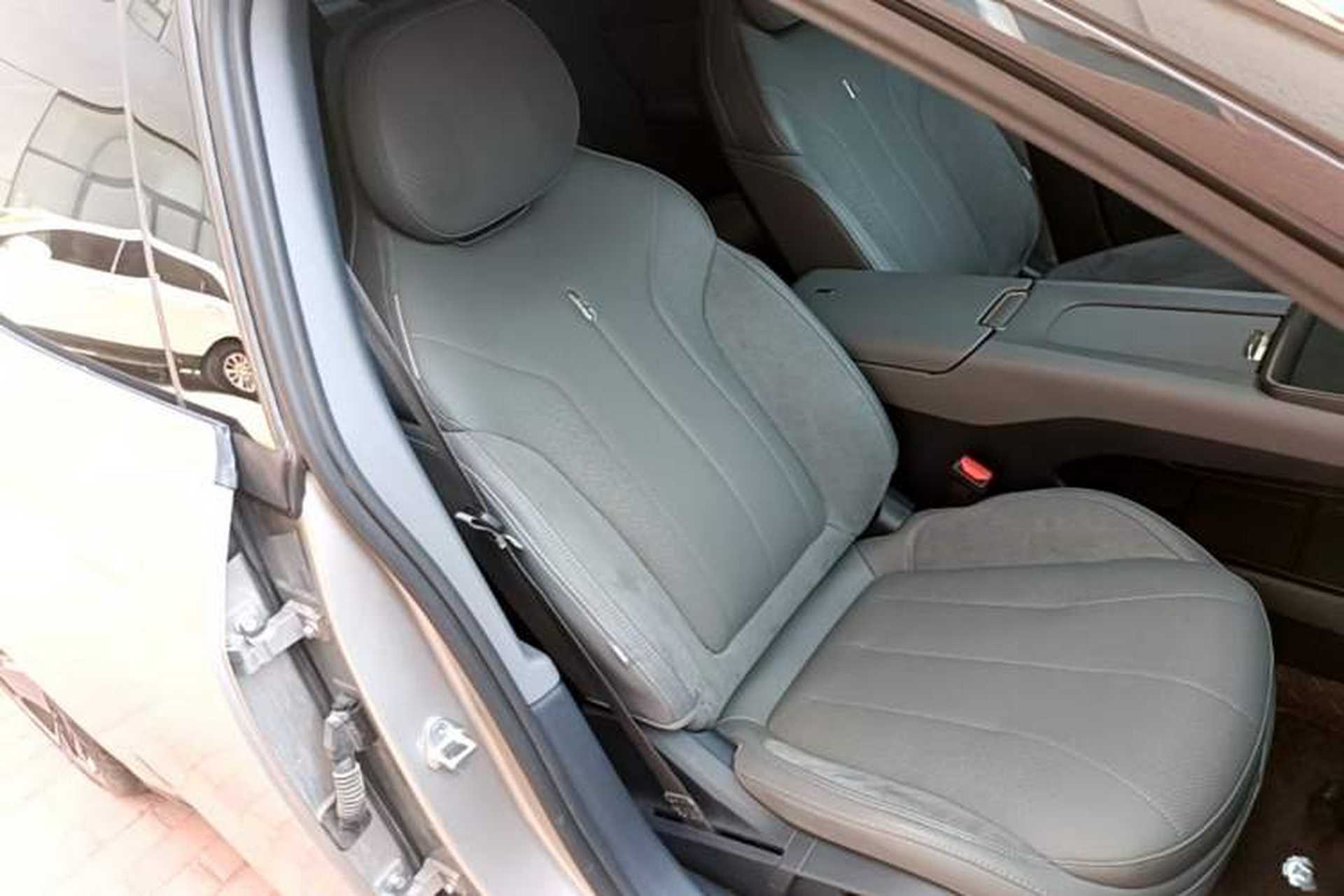 Used Lynk & Co 07 2024 EM-P 126 Long-Range Halo Right Front Seat