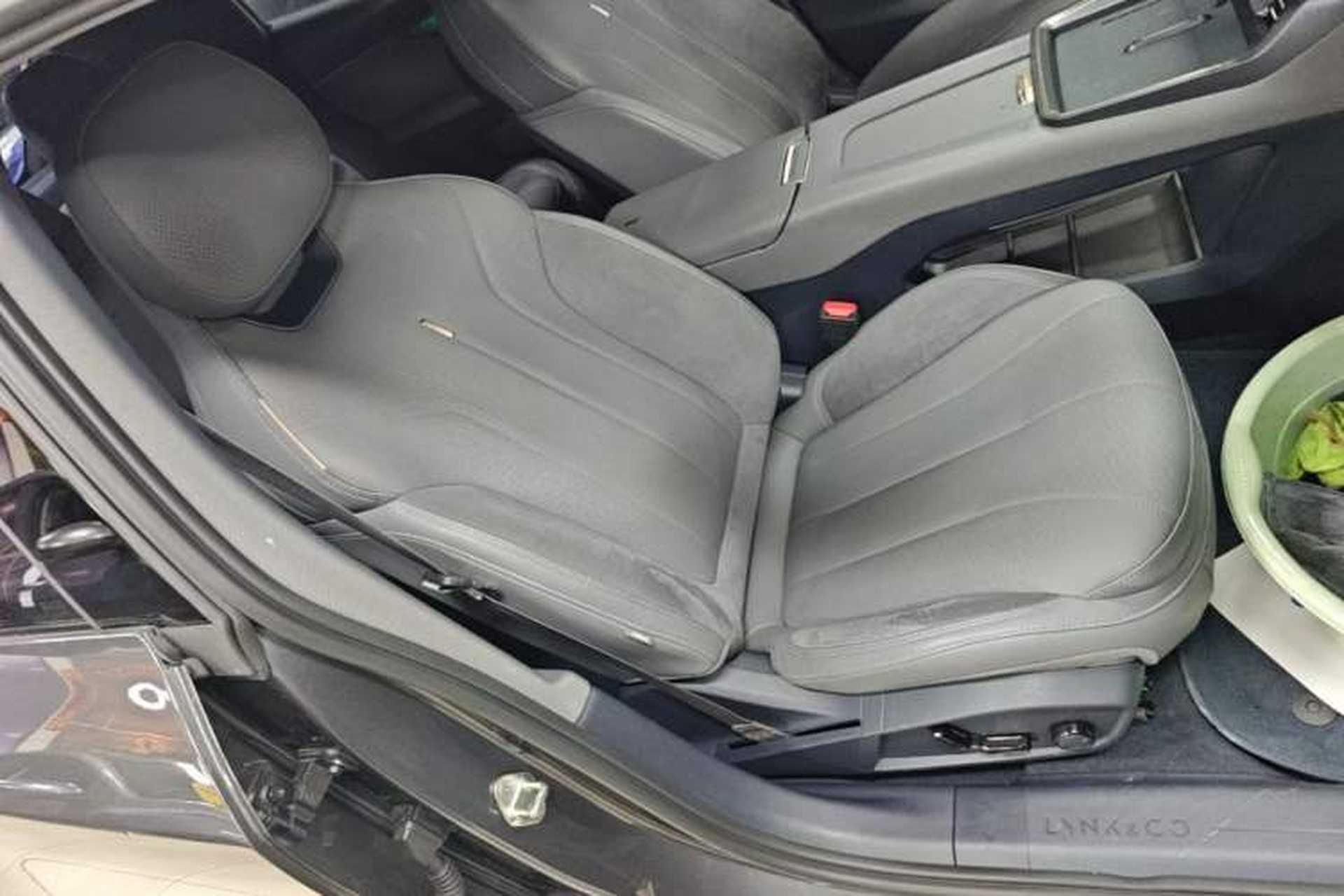 Used Lynk & Co 07 2024 EM-P 126 Long-Range Halo Right Front Seat