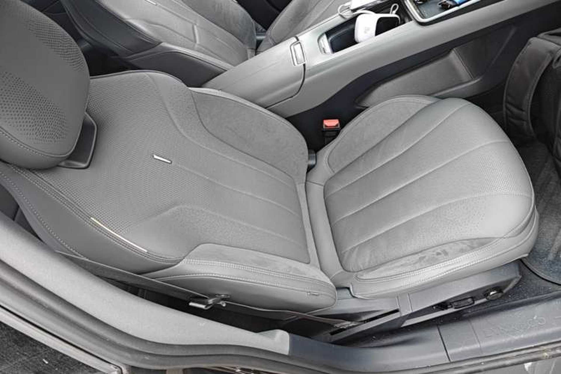 Used Lynk & Co 07 2024 EM-P 126 Long-Range Halo Right Front Seat