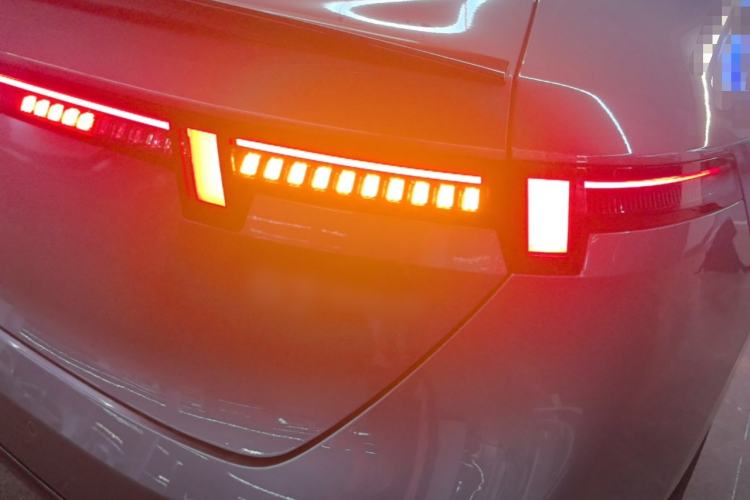 Used Lynk & Co 07 2024 EM-P 126 Long-Range Pro Right Rear Taillight