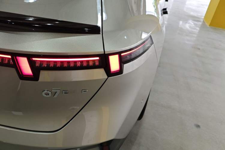Used Lynk & Co 07 2024 EM-P 126 Long-Range Ultra Right Rear Taillight