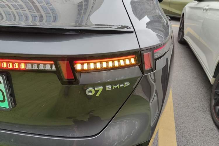 Used Lynk & Co 07 2024 EM-P 126 Long-Range Halo Right Rear Taillight