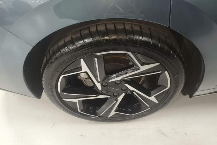 Used Lynk & Co 07 2024 EM-P 126 Long-Range Ultra Right Rear Wheel Hub