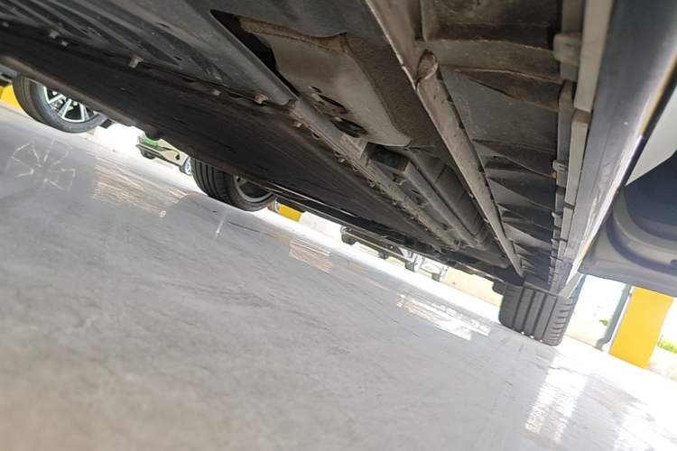 Used Lynk & Co 07 2024 EM-P 126 Long-Range Ultra Right Side Sill