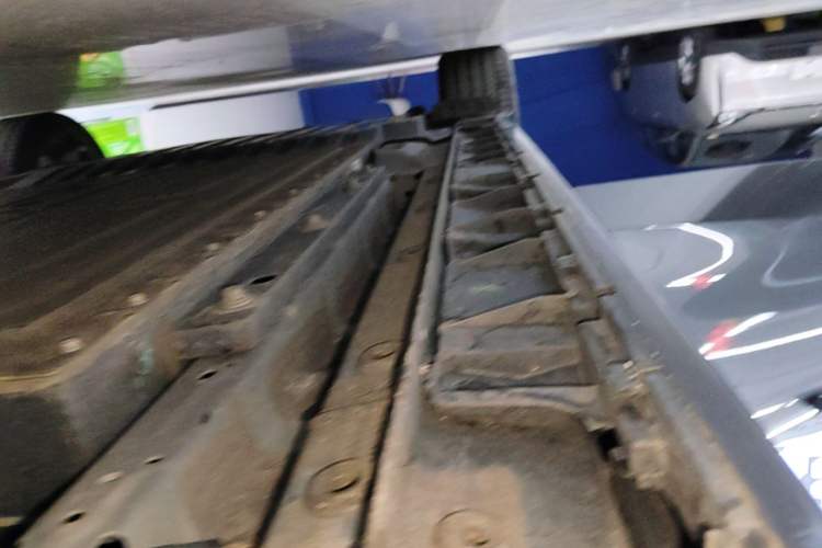 Used Lynk & Co 07 2024 EM-P 126 Long-Range Halo Right Side Sill