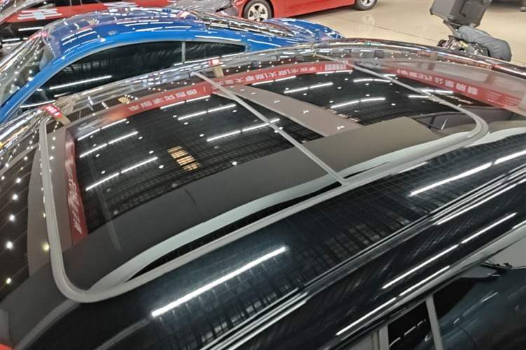 Used Lynk & Co 07 2024 EM-P 126 Long-Range Ultra Roof