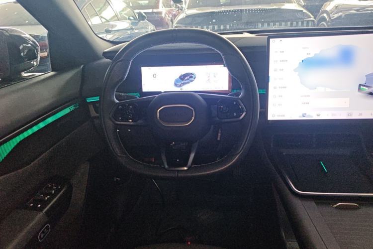 Used Lynk & Co 07 2024 EM-P 126 Long-Range Ultra Steering Wheel