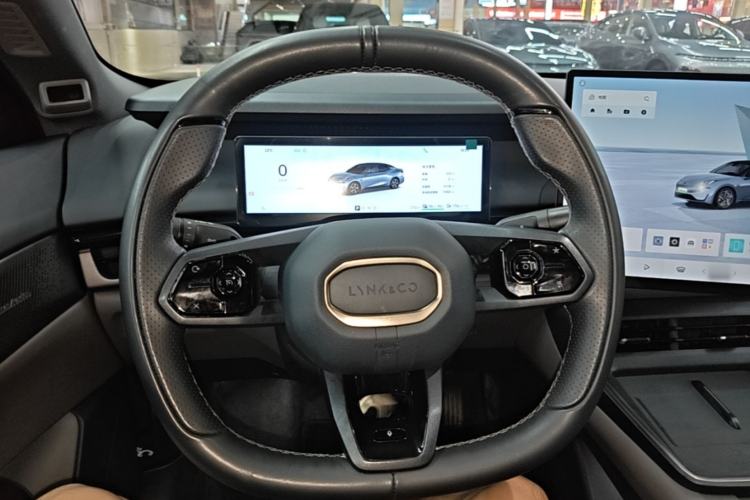 Used Lynk & Co 07 2024 EM-P 126 Long-Range Ultra Steering Wheel